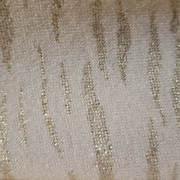 A.Byer NWT Lightweight Sweater Cap Sleeve Metallic Zebra Print Top, Medium - Picture 3 of 7